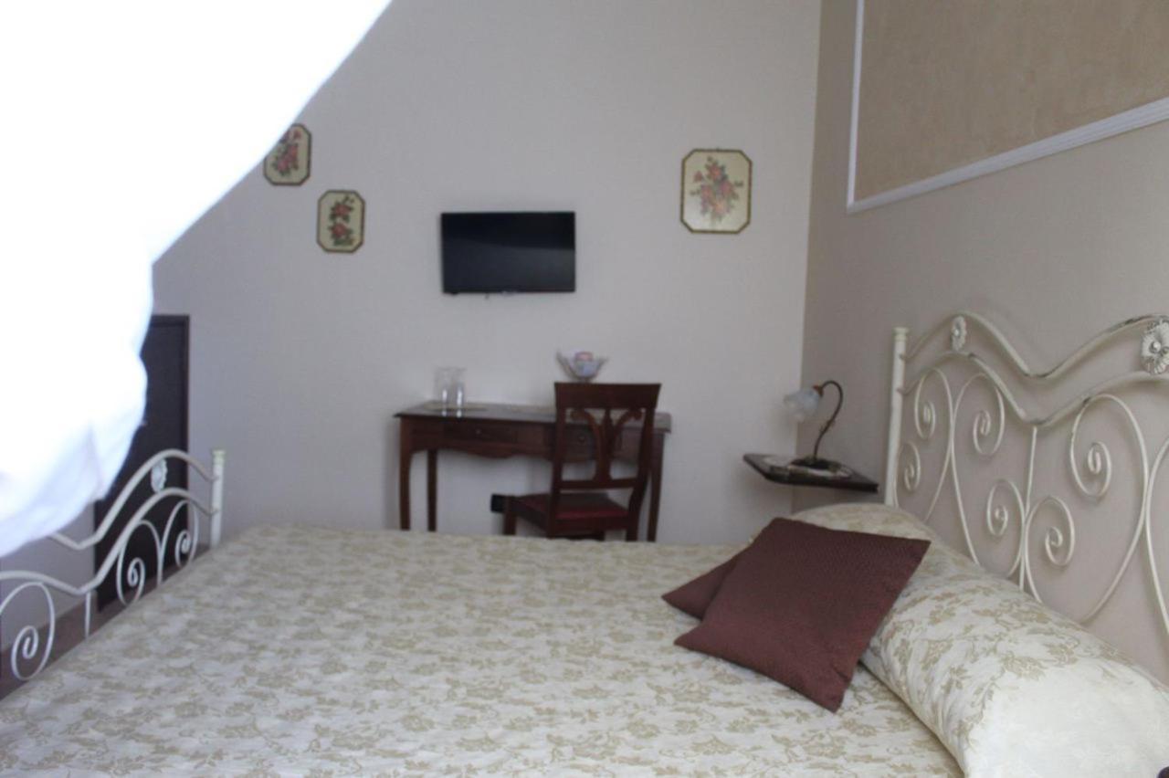 Donna Concetta Casa Vacanze Феллине Экстерьер фото