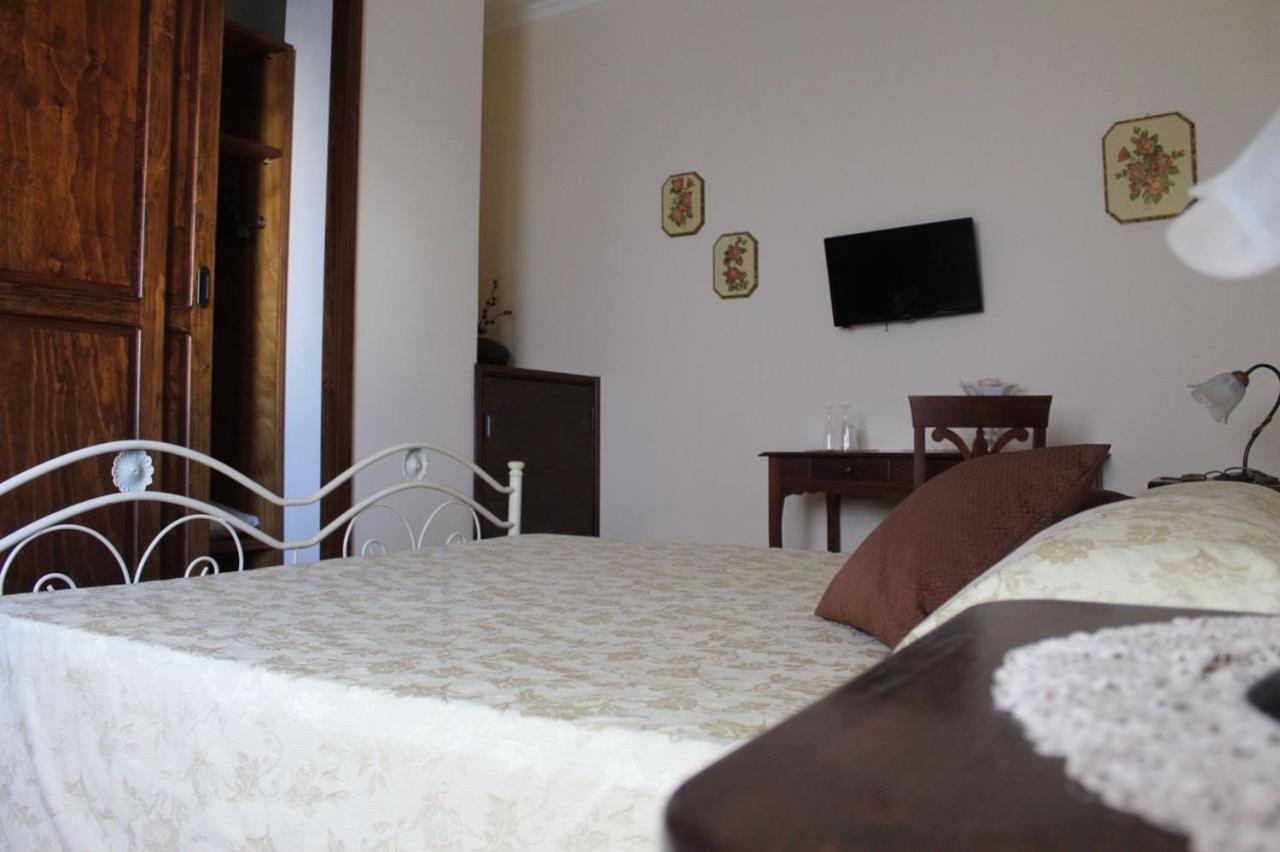 Donna Concetta Casa Vacanze Феллине Экстерьер фото